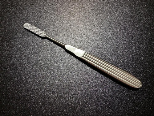 Handle photo of Aesculap OL407R Maltz Bone Rasp, 9mm, DWN, 6.5"