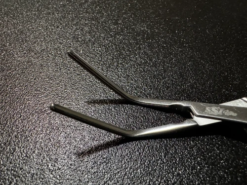 Jaw photo of Symmetry 55-5014 Miniature DeBakey Clamp, ANG 60°, 6"