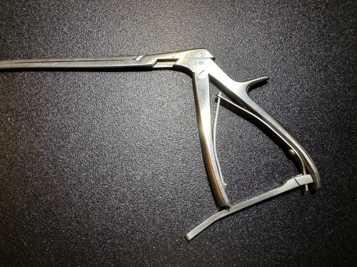 Handle photo of AcroMed 2028-69 Spiked Jaw Disc Rongeur, DWN CVD, 5mm
