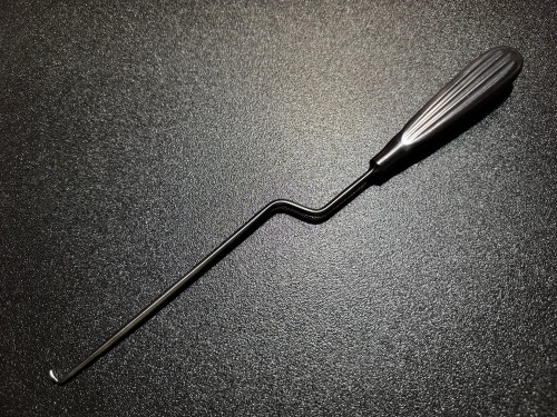 Photo of Medtronic 9560629 METRx Bayoneted Reverse ANG Cup Curette, 3.6mm