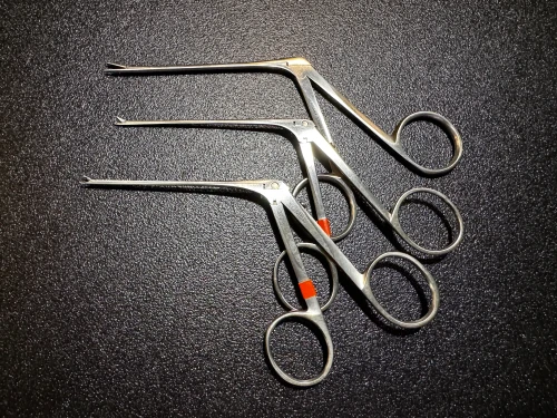 Forceps photo of Xomed 3754000 Myringotomy Ear Instrument Set