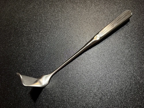 Photo of Symmetry 23-1503 Sauerbruch Retractor #3, 21mm X 73mm