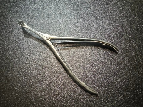 Back photo of V. Mueller RH30 Halle-Tieck Nasal Specula, 17mm Blades