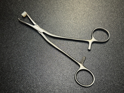 Handle photo of W. Lorenz 01-9009 Modified Dingman Bone and Graft Holding Forceps Handle photo of W. Lorenz 01-9009 Modified Dingman Bone and Graft Holding Forceps