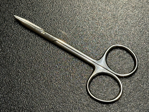 ༘*Miho ༘* *̣̣̥◌ V. Mueller CH5674-001 Potts Tenotomy Scissors, CVD, 5.5