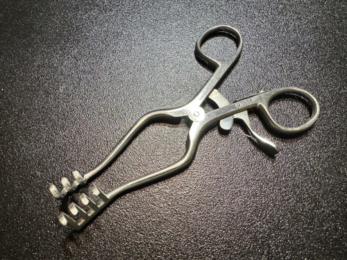 Photo of V. Mueller SU3110-001 Weitlaner Retractor, Blunt, 5.5"