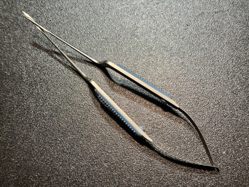 Top photo of Aesculap FM121R Sensation Bayonet Micro Scissors, CVD Up, 7.75" Top photo of Aesculap FM121R Sensation Bayonet Micro Scissors, CVD Up, 7.75"
