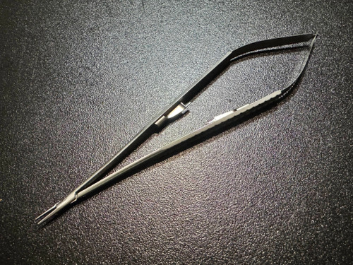 Aesculap FD048R Micro Needle Holder w/ Catch, STR, Smooth, 7 7/8