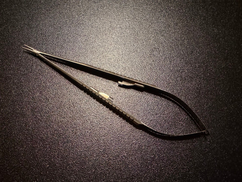 Handle photo of V. Mueller CH06100 Jacobson Micro Needle Holder, Diamond Jaw, STR, 8"