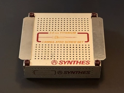 Case photo of Synthes 145.17 Titanium 3.0mm Cannulated Screw Set