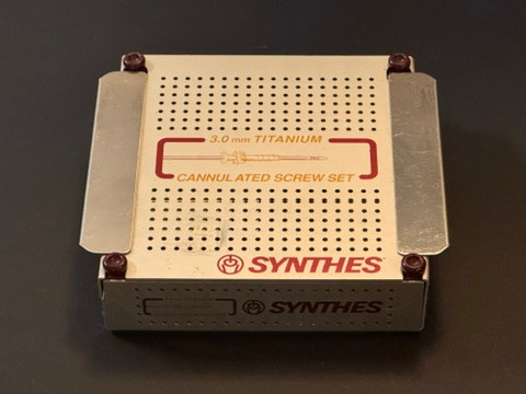 Case photo of Synthes 145.17 Titanium 3.0mm Cannulated Screw Set