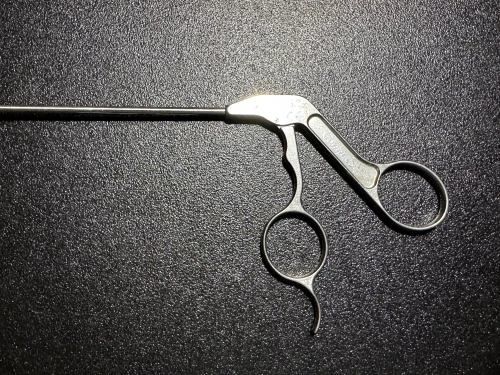 Handle photo of Stryker Conquest 300-034-400 Arthroscopic Rotary Punch, 90° Right, 3.4mm