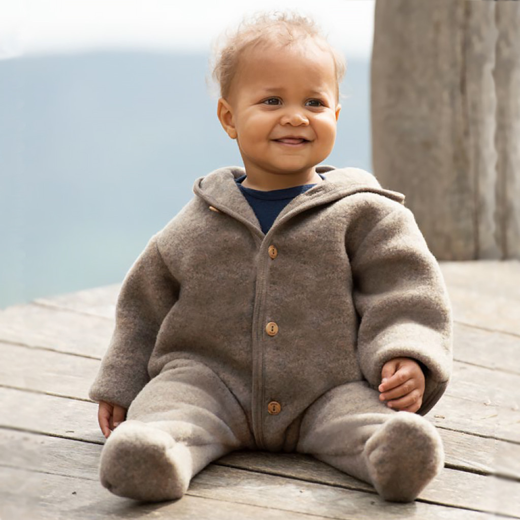 What Should They Wear? How to Dress Baby for Sleep