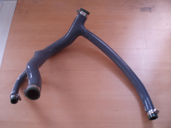 Land Rover Discovery TD5 - Samco XDB Silicone Top Radiator Hose