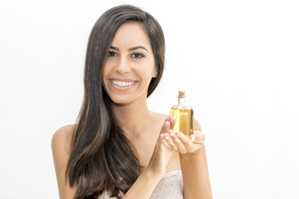26 Benefits of Argan Oil  [+ DYI Skin Care Recipes]