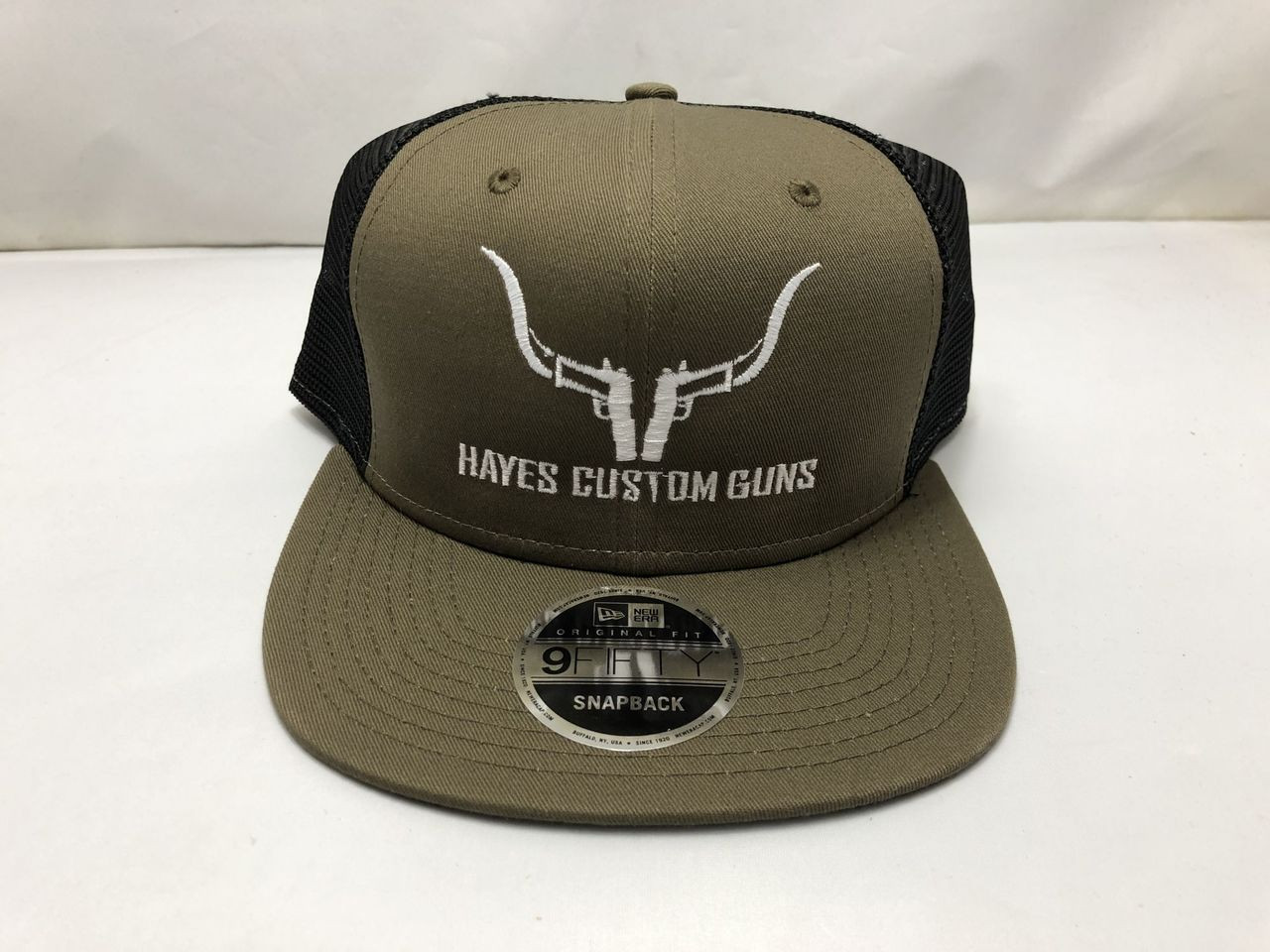 Flat bill mesh snap-back hat - New Era 