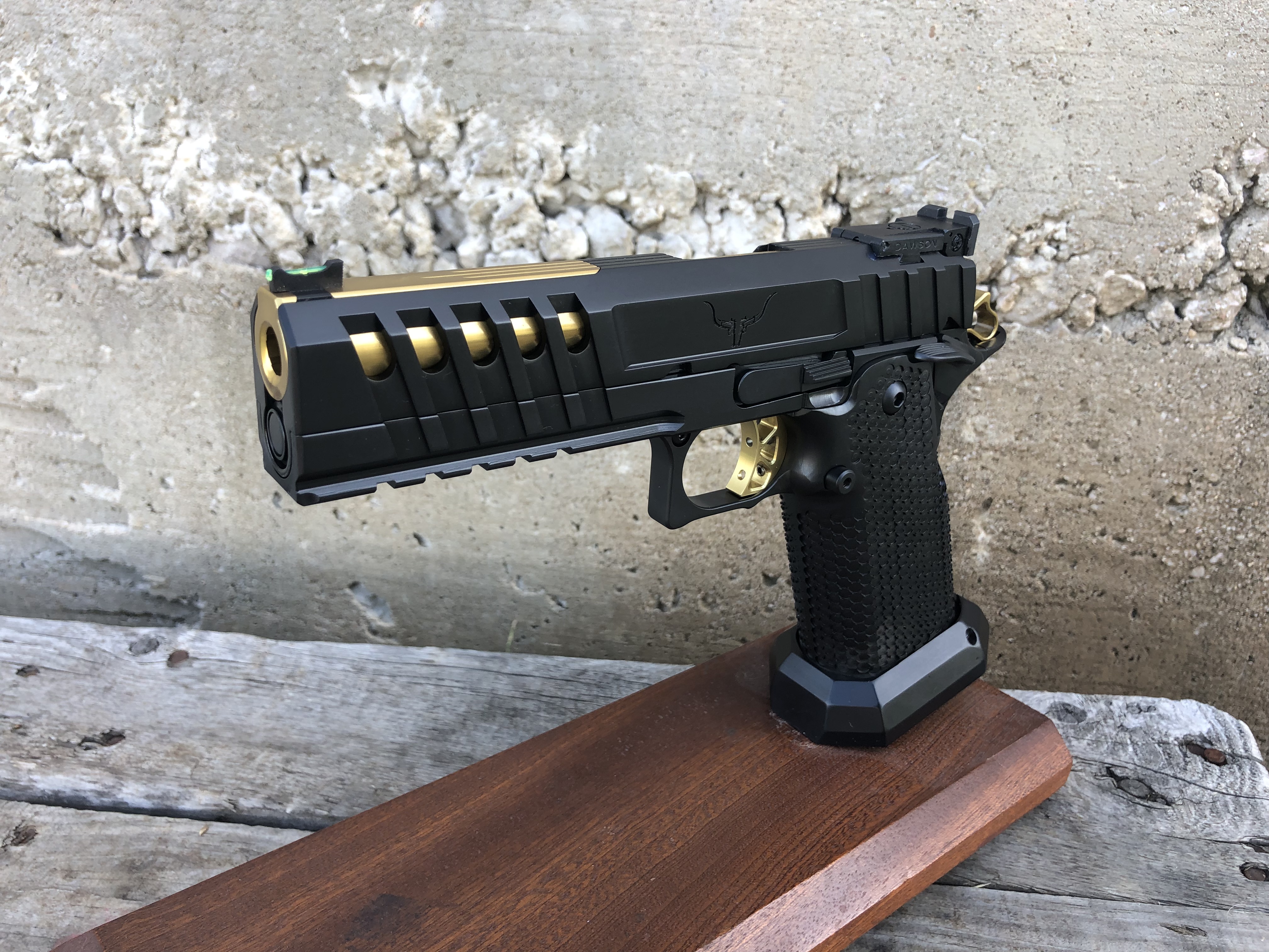 black-gold-1-4in.jpg black-gold-1-4in.jpg