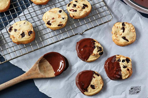 Dried Cherry Cashew Shortbread Cookies