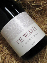 Cloudy Bay Te Wahi Pinot Noir 2010