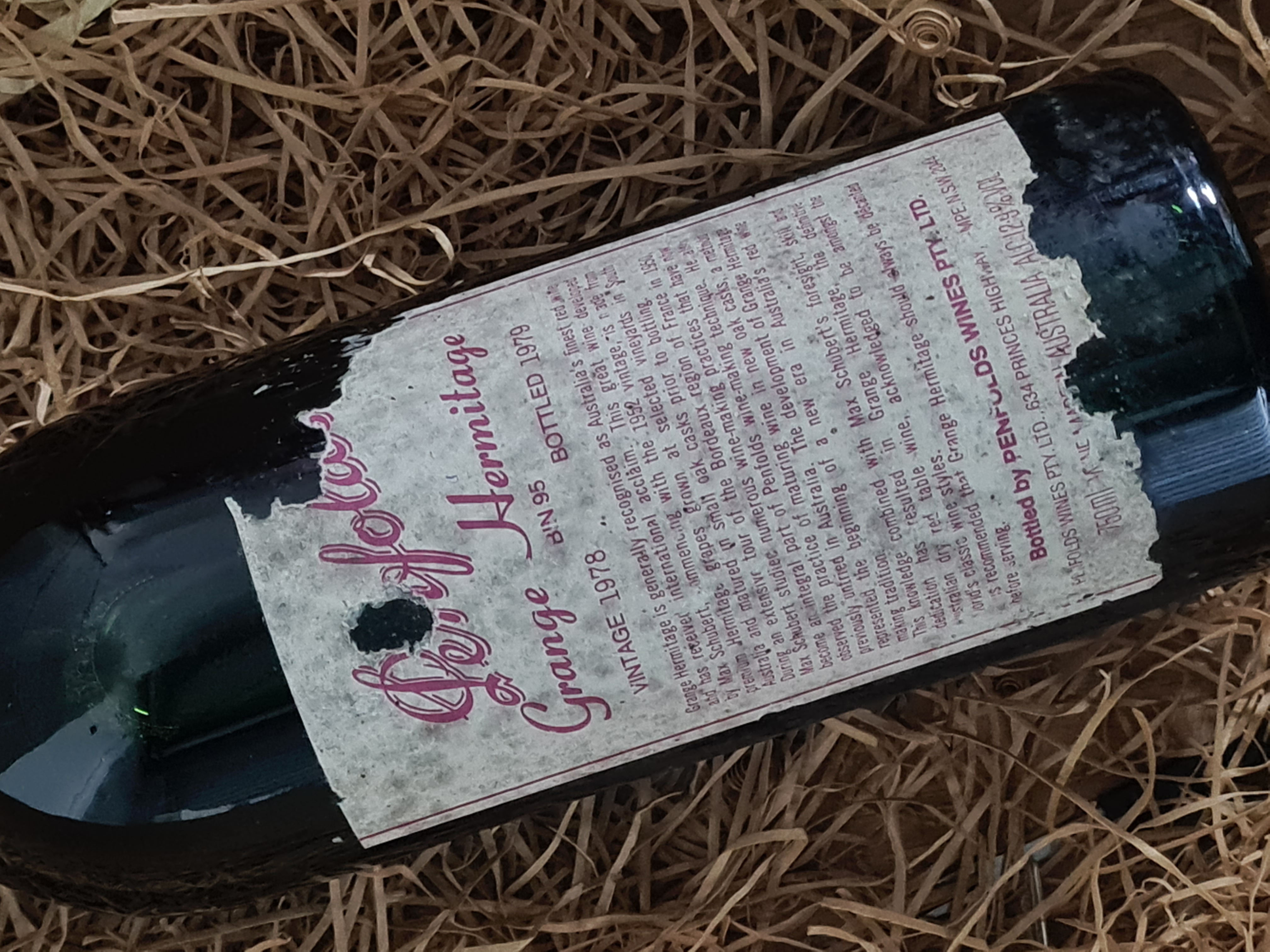 SOLD-OUT] Penfolds Grange 1978 (Base of Neck Level) (Damaged Label