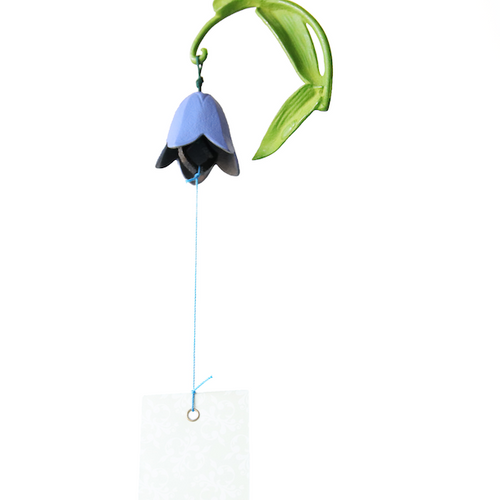 Lonceng Angin Kunang kunang G-127
風鈴　ホタルブクロ
「ちりん」という風鈴の音は、私たちの五感に涼を感じさせます。規則的ではない音の心地よさ。