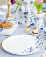 Table setting with the Monkey dinner plate from the Sharing Moments collection by Janny van der Heijden.