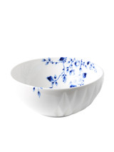 Porseleinen kommen uit de Blauw Vouw collectie van Romy Kühne Porseleinen kommen uit de Blauw Vouw collectie van Romy Kühne