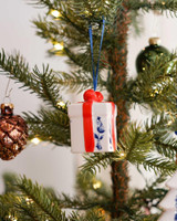 Christmas Ornament Present - Ceramic - 4 cm