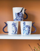 Mug Cat Tail Handle - Reaching - Delft blue - Ceramic - 300 ml