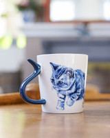 Mug Cat Tail Handle - Reaching - Delft blue - Ceramic - 300 ml