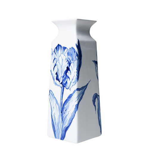 Een grote vierkante vaas van Heinen Delfts Blauw die volledig met de hand beschilderd is