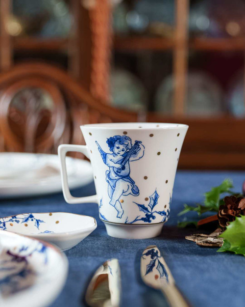 Theemok gedekt op een kerstdiner tafel uit de collectie van Sharing Moments - Kerstservies van Heinen Delfts Blauw
