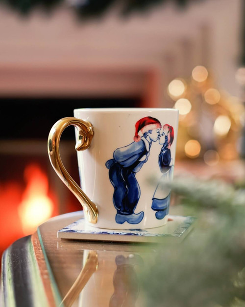 Mug Christmas Kissing couple - Gold - Ceramic - 300 ml