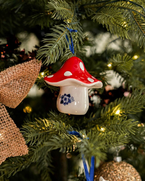 Kerstornament paddenstoel hoedje - Keramiek - 8 cm