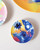 Wandbord Zonnebloem van keramiek uit de Color Pop collectie van Heinen Delfts Blauw