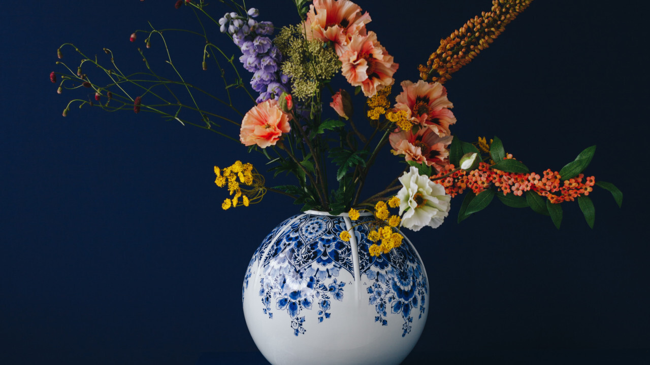 Flower arrangement tips for large vases