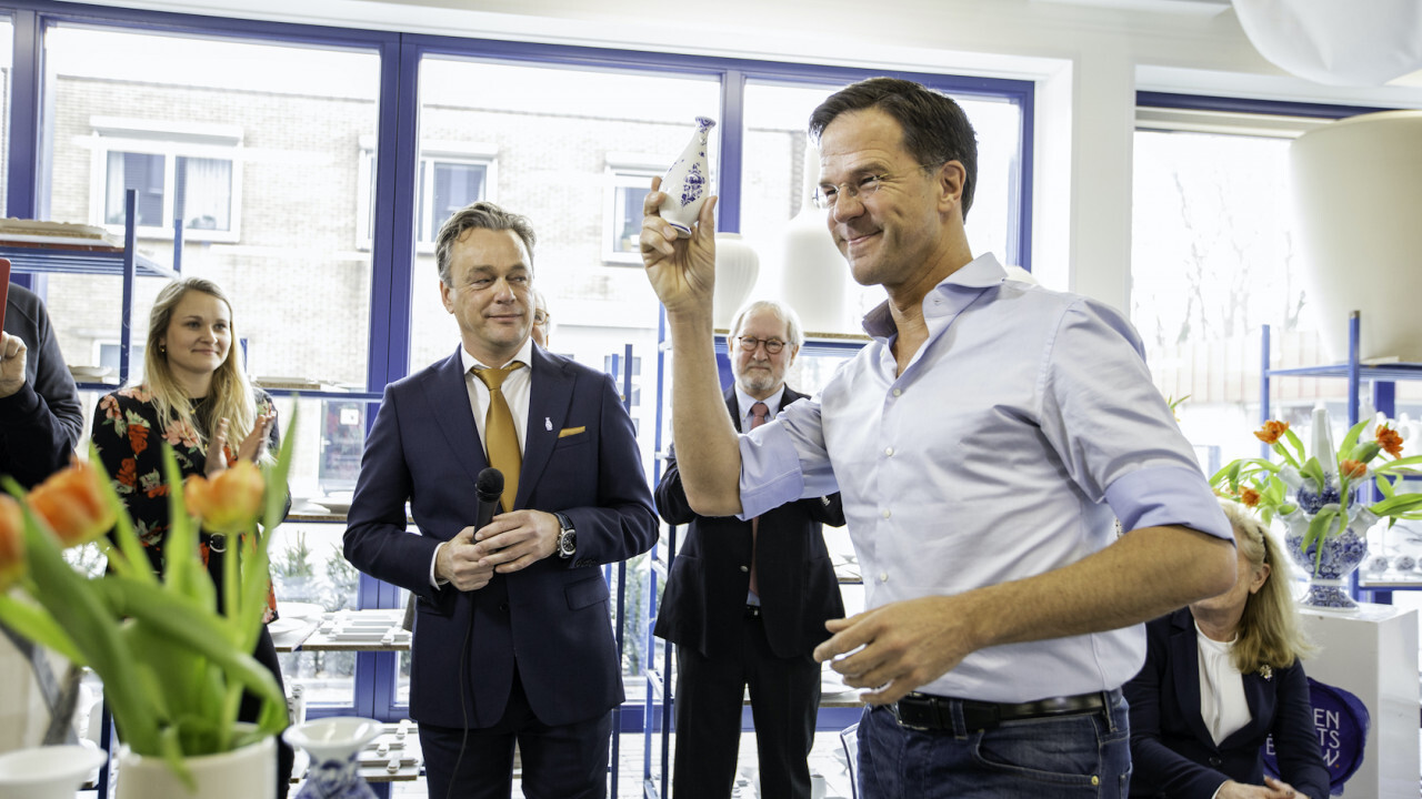 Rutte op bezoek bij Heinen Delfts Blauw