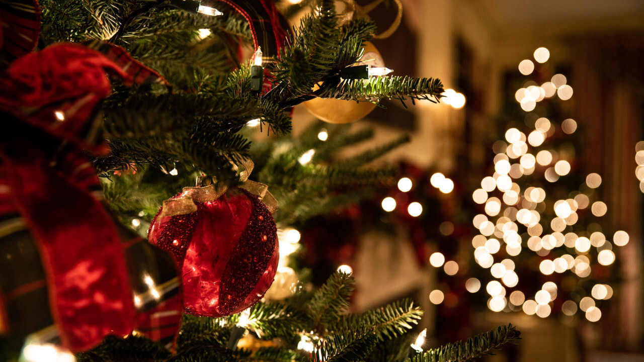 How to decorate a beautiful Christmas tree