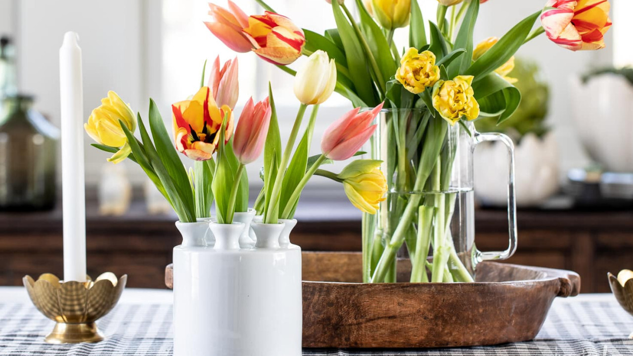 Bloemschikken in een 3-delige tulpenvaas. Hoe werkt dat?