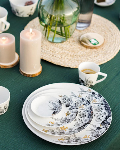 De onweerstaanbare charme van wit blauw servies: een tijdloze aanwinst voor uw tafel () De onweerstaanbare charme van wit blauw servies: een tijdloze aanwinst voor uw tafel