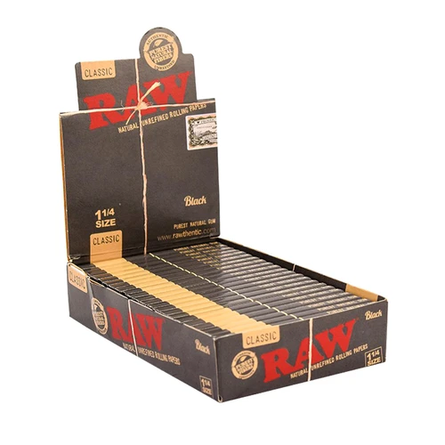 1¼" RAW Black Extra Fine Unbleached Rolling Papers