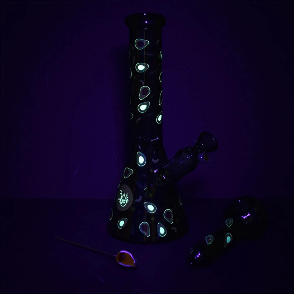 Pulsar Fruit Series 10" Beaker, Pipe and Poker Glow Combo Avocado Gold Pulsar Fruit Series 10" Beaker, Pipe and Poker Glow Combo Avocado Gold