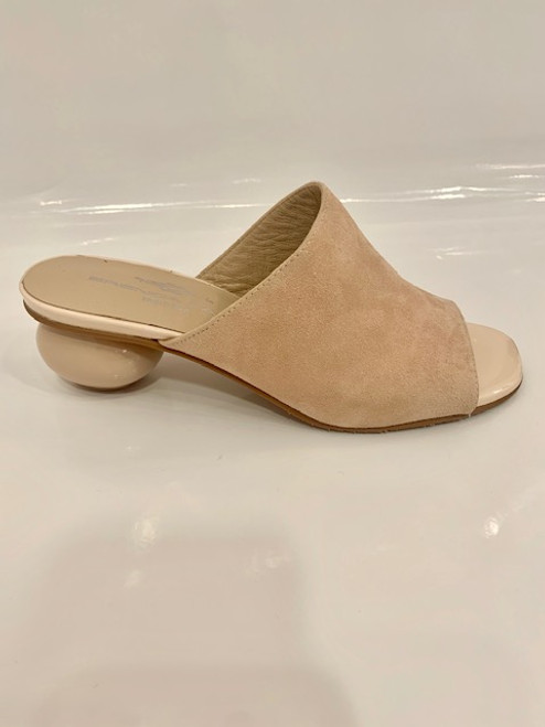 Slide  With Circle Heel