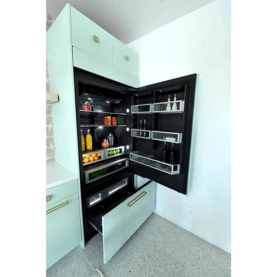 Jenn-Air® 36” Fully Integrated Built-In Bottom-Freezer Refrigerator (Right-Hand Door Swing) JB36NXFXRE