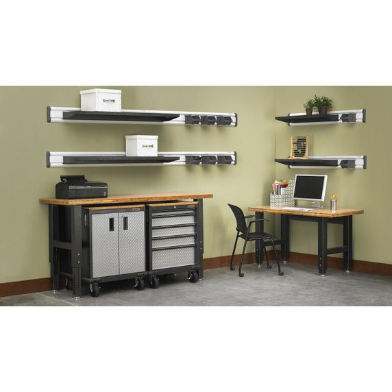 Gladiator® 30" (76.2 cm) Solid Shelf GAWA30SFRG