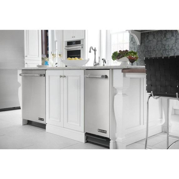 Jennair® 15 " Trash Compactor TC607X Jennair® 15 " Trash Compactor TC607X