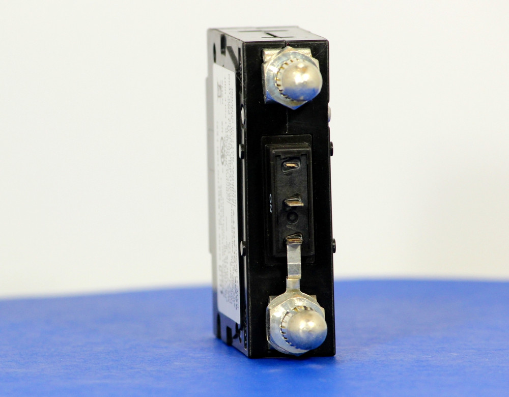 DDA130032 (1 Pole, 100A, 80VDC, Plug-In Terminals, Series Mid-Trip w/alarm, UL Listed (UL 489))