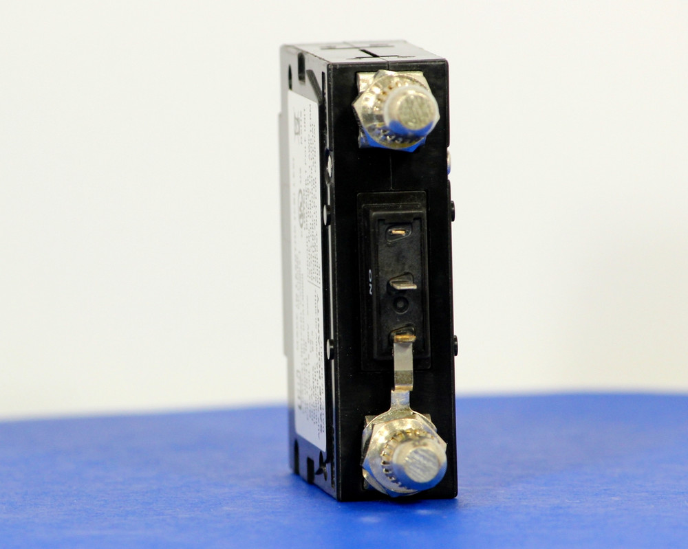 DDA130060 (1 Pole, 50A, 80VDC, Plug-In Terminals, Series Mid-Trip w/alarm, UL Listed (UL 489))