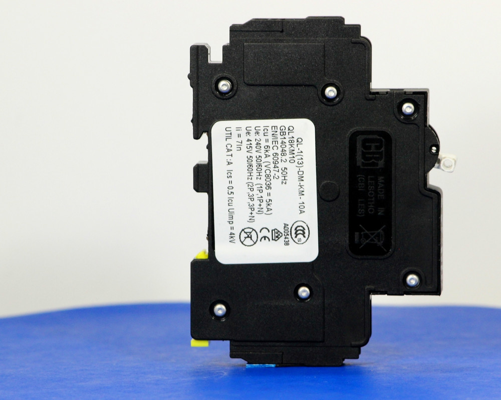 QL18KM10 (1 Pole, 10A, 120VAC; 240VAC, UL Listed (UL 489))