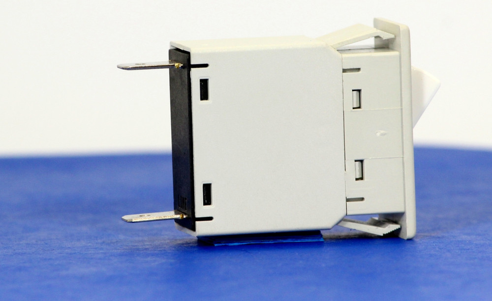 BSBM0004 (1 Pole, 1A, 240VAC, Quick Connect, Series Trip, UL Recognized (UL 1077))